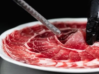 plato iberico cortado a cuchillo